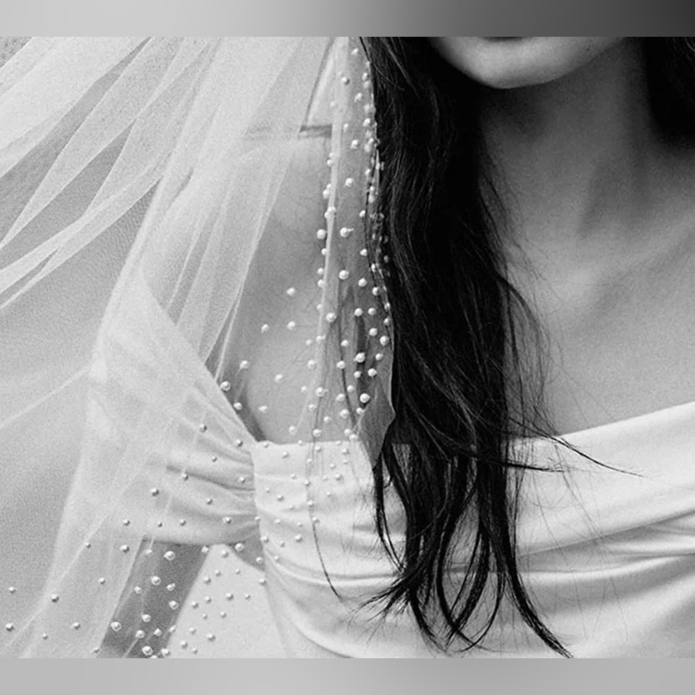 Bridal Pearl-Embellished White Veil